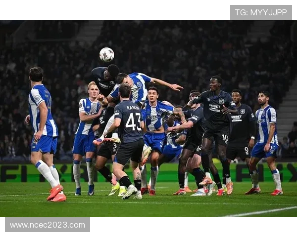 切尔西大规模引援效果引发争议,其高投入是否转化为场上优势值得审视 切尔西大规模引援效果引发争议,其高投入是否转化为场上优势值得审视