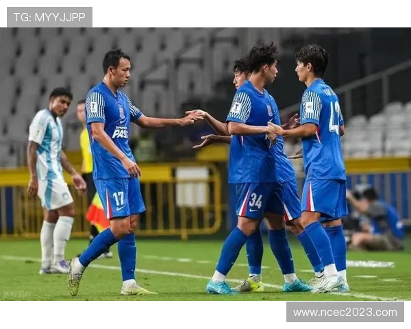 上海申花深陷战术困局:争冠豪言下,阵容短板与教练权威遭遇双重危机 上海申花深陷战术困局:争冠豪言下,阵容短板与教练权威遭遇双重危机