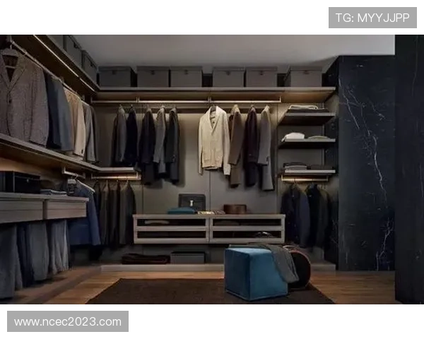 贝克汉姆家里衣帽间有多大？听说比小型商场还奢侈哟